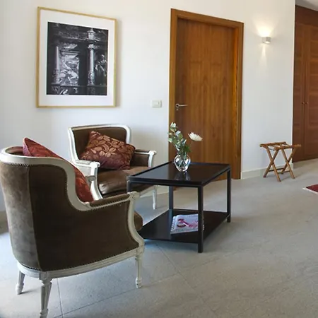 El Monasterio Escondido 4*
